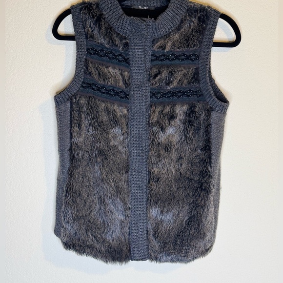 Miss Me Faux Fur Dark Angel Vest - Picture 6 of 10